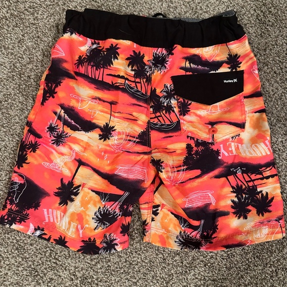 Hurley Orange Athletic Shorts with Palm Tree Design and Drawstring Closure - Picture 3 of 5